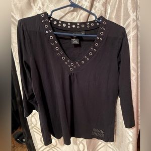 Women HD V neck stud 3/4 sleeve XL Tshirt material. XL No measurements included.